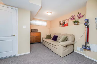 10 Dunhill Lane, New York, NY 10309 - Photo 23