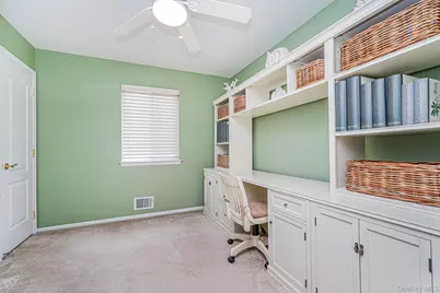 10 Dunhill Lane, New York, NY 10309 - Photo 17