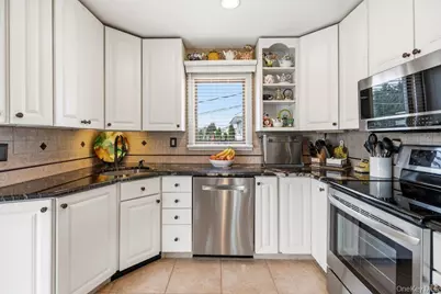 64 Marquette Drive, Smithtown, NY 11787 - Photo 17