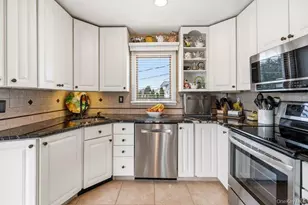 64 Marquette Dr, Smithtown, NY 11787 - Photo 17