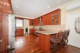 10-11 Bay 24th St, Far Rockaway, NY 11691 - Photo 9