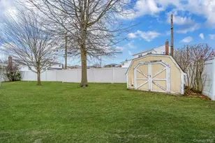 1286 Dale Ct, Seaford, NY 11783 - Photo 27