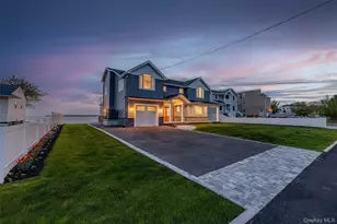 72 Grandview Dr, Shirley, NY 11967 - Photo 9