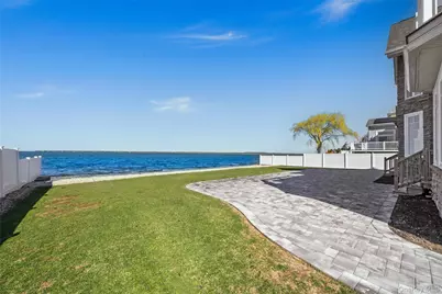 72 Grandview Drive, Shirley, NY 11967 - Photo 5