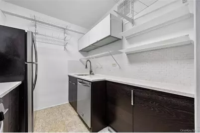 142-05 Roosevelt Avenue #331, Flushing, NY 11354 - Photo 11