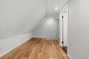 90-48 204th St, Hollis, NY 11423 - Photo 17