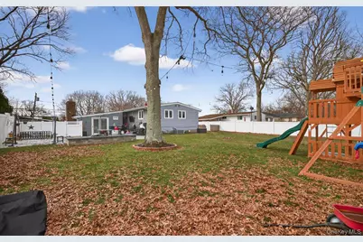 8 Duane Drive, Ronkonkoma, NY 11779 - Photo 27