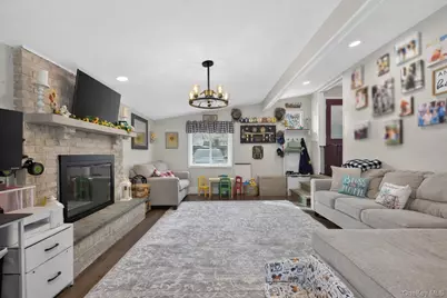 8 Duane Drive, Ronkonkoma, NY 11779 - Photo 13