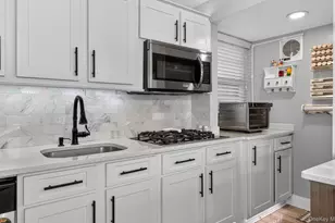 8 Duane Dr, Ronkonkoma, NY 11779 - Photo 7