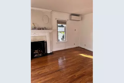 1 Motts Lane, Glenwood Landing, NY 11547 - Photo 7