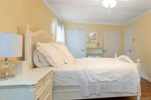 1 Motts Ln, Glenwood Landing, NY 11547 - Photo 5