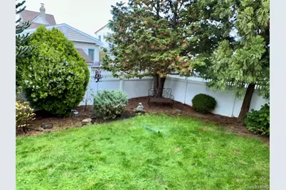 1316 McClure Avenue, Elmont, NY 11003 - Photo 17