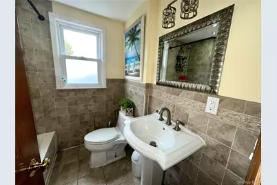 1316 McClure Avenue, Elmont, NY 11003 - Photo 11