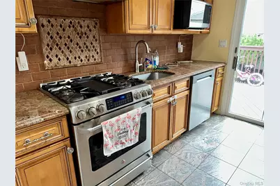 1316 McClure Avenue, Elmont, NY 11003 - Photo 5