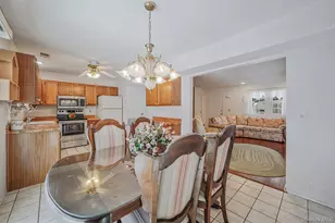 8 Huntington Commons, Yaphank, NY 11980 - Photo 7