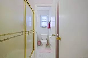 8 Huntington Commons, Yaphank, NY 11980 - Photo 17