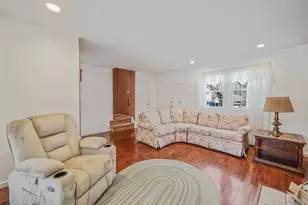 8 Huntington Commons, Yaphank, NY 11980 - Photo 5