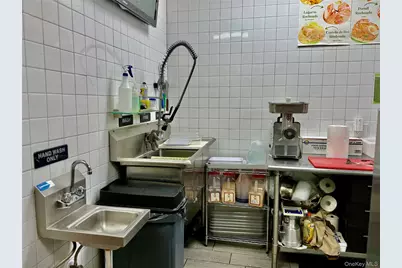 346 Hillside Avenue, Williston Park, NY 11596 - Photo 15