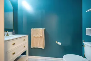 811 Huntington Dr, Fishkill, NY 12524 - Photo 13