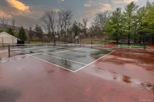 811 Huntington Dr, Fishkill, NY 12524 - Photo 43