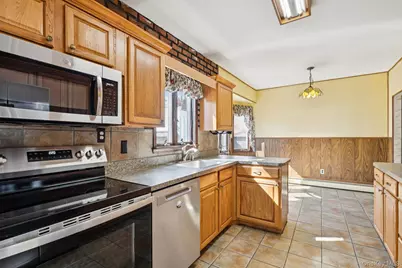 39 Cherry Street, Selden, NY 11784 - Photo 19