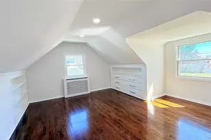 122 6th St, Hicksville, NY 11801 - Photo 23