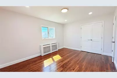 122 6th Street, Hicksville, NY 11801 - Photo 15