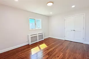 122 6th St, Hicksville, NY 11801 - Photo 15