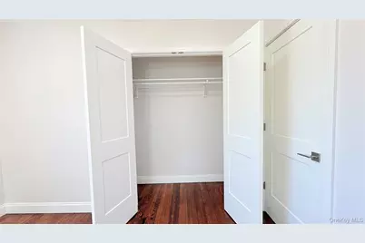 122 6th Street, Hicksville, NY 11801 - Photo 17