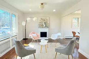 122 6th St, Hicksville, NY 11801 - Photo 3