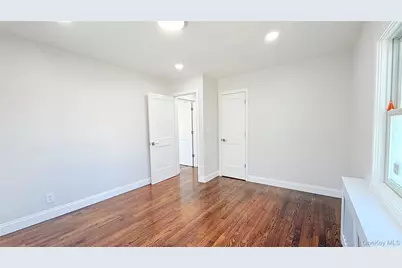 122 6th Street, Hicksville, NY 11801 - Photo 19