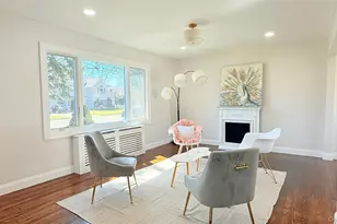 122 6th St, Hicksville, NY 11801 - Photo 5