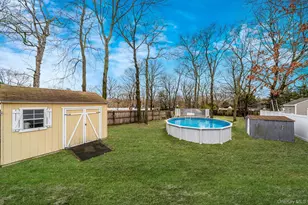 16 Rexmere Ave, Farmingville, NY 11738 - Photo 17