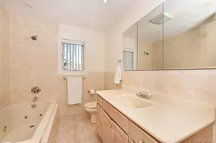 300 Pennsylvania Ave, Mineola, NY 11501 - Photo 13