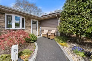 21 Elkin Dr, Middle Island, NY 11953 - Photo 5