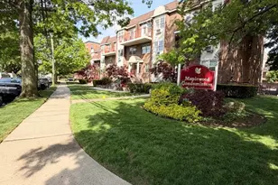 172-39 Highland Ave, Jamaica, NY 11432 - Photo 17