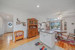 111 Friendship Dr, Rocky Point, NY 11778 - Photo 11