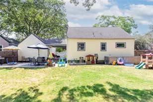 77 N Summit Ave, Patchogue, NY 11772 - Photo 19