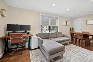 13 W Mill Dr, Great Neck, NY 11021 - Photo 9