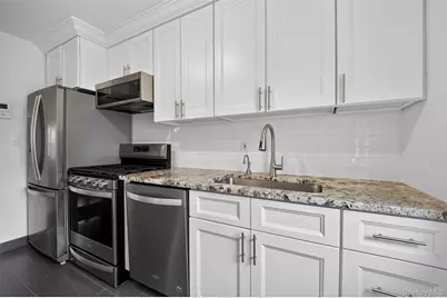 13 W Mill Drive #4A, Great Neck, NY 11021 - Photo 5