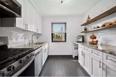 13 W Mill Drive #4A, Great Neck, NY 11021 - Photo 3