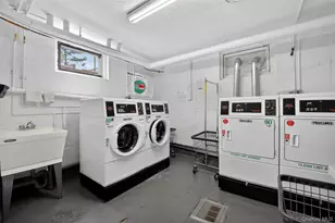 13 W Mill Dr, Great Neck, NY 11021 - Photo 17