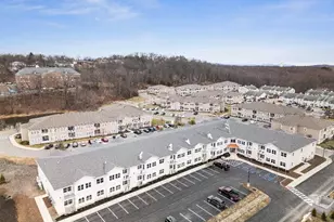 306 Bluestone Ct, Maybrook, NY 12543 - Photo 3