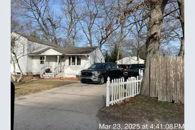 255 Jayne Boulevard, Port Jefferson Station, NY 11776 - Photo 3