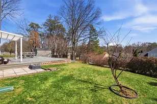 11 Royal Dr, Coram, NY 11727 - Photo 21