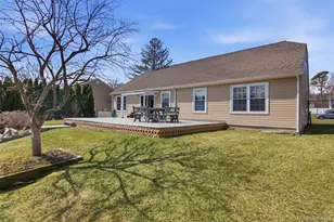 11 Royal Dr, Coram, NY 11727 - Photo 23