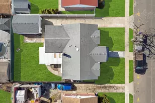 2243 Leighton Rd, Elmont, NY 11003 - Photo 7