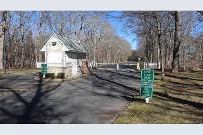202 Gothic Circle, Manorville, NY 11949 - Photo 41