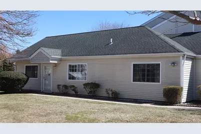 202 Gothic Circle, Manorville, NY 11949 - Photo 3