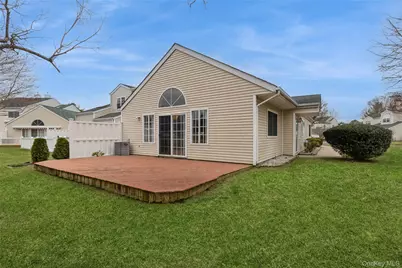 202 Gothic Circle, Manorville, NY 11949 - Photo 5